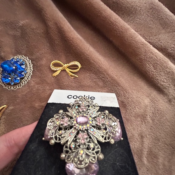 Six vintage brooches (pins) - Picture 5 of 7